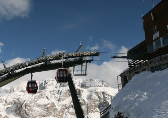 Cabinovia Ciamponoi: in pochi minuti da Selva Val Gardena nel cuore delle piste da sci