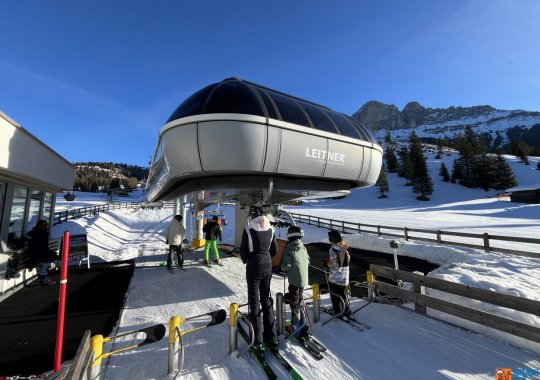 Seggiovia Tschein: lunga e veloce esaposto del Carezza Ski ai piedi del Catinaccio